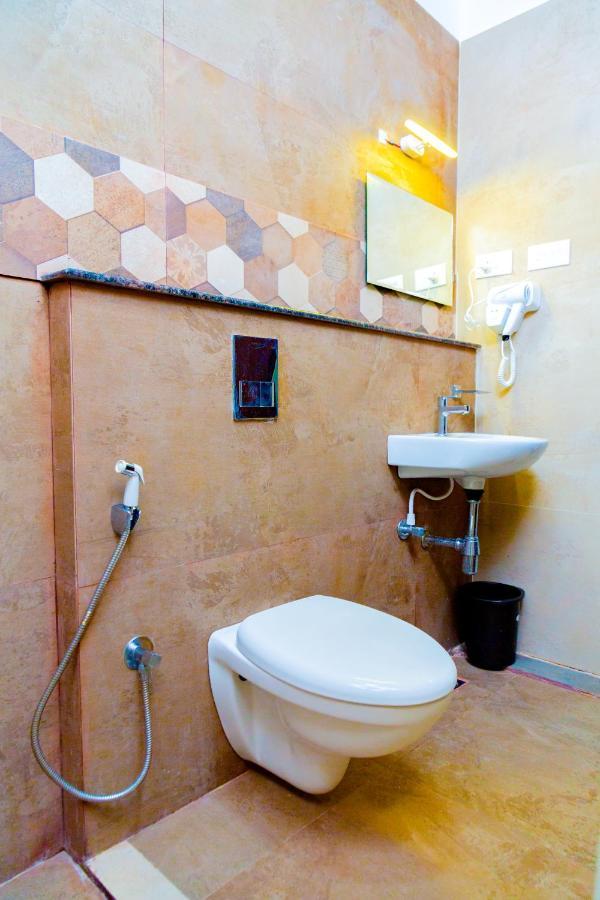 Laughing Waters Fine Stay Kuttālam Exterior photo